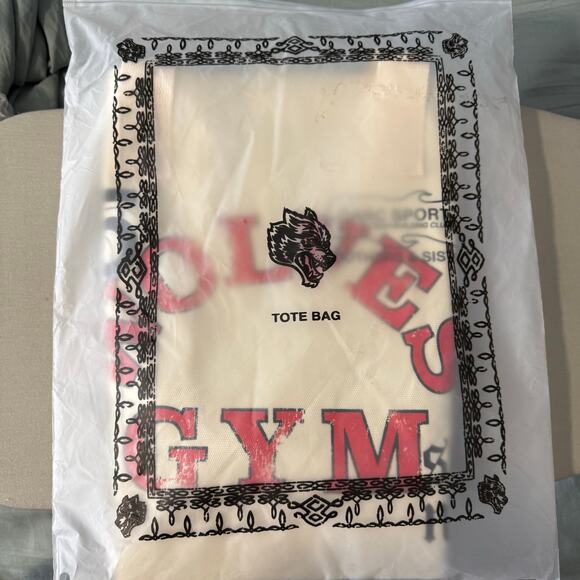 Wolves Gym V2 Canvas Tote in Cream - Picture 8 of 8